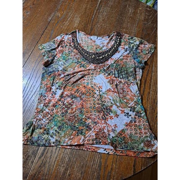 18/20W Cato Woman Short Sleeve Boho Floral Wood Bead Embellished Shirt Top - Picture 1 of 3